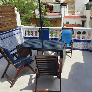 Private Townhouse With Roof Terrace Close To The Hébergement de vacances